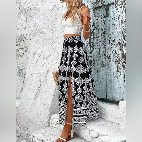 Boho Black And White Print Split Thigh Skirt - Picture 4 of 6